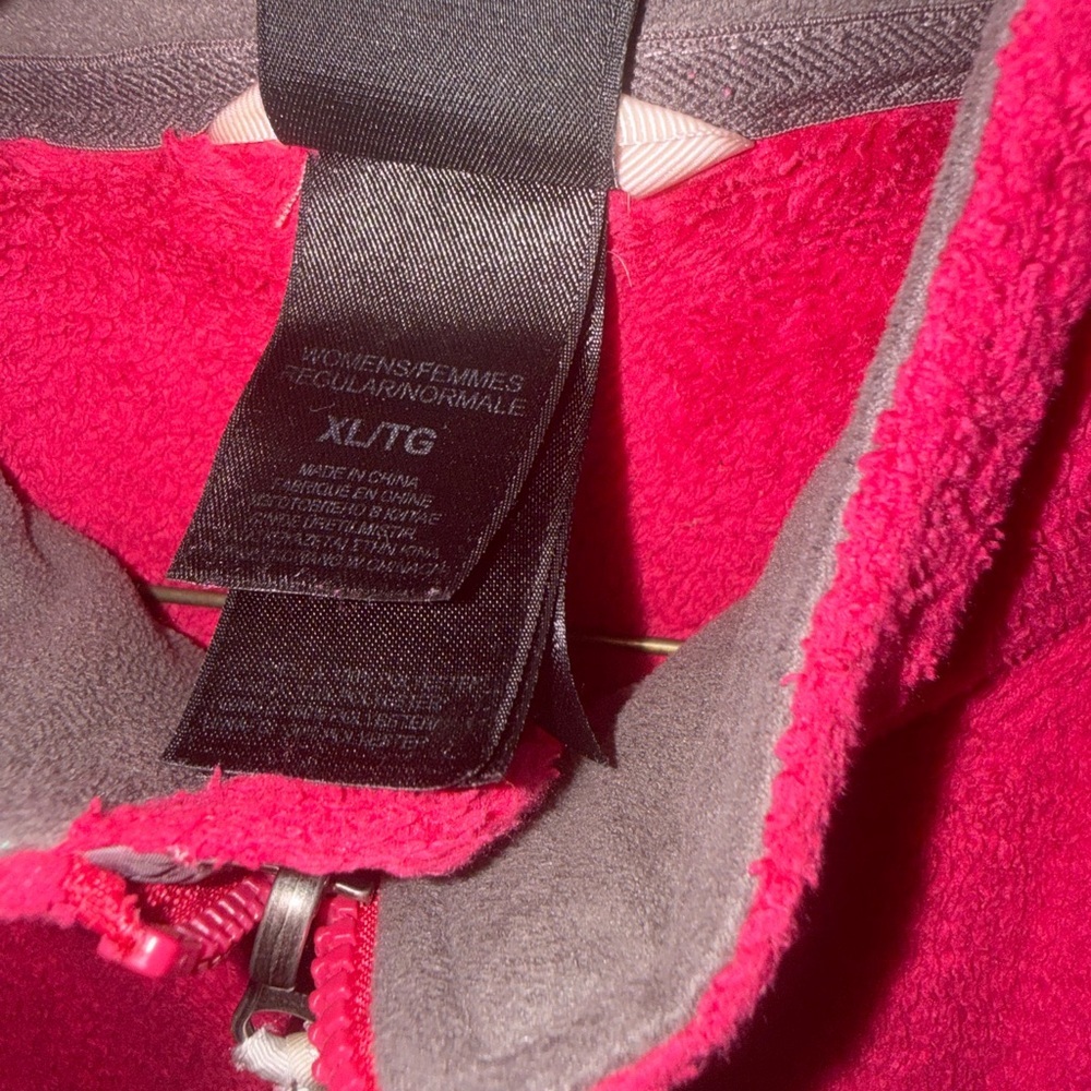 The North Face Raspberry Fleece Jacket - Picture 4 of 6
